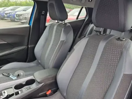 Photo 43 Peugeot 2008 Gén. II Ph1 NG Allure 5