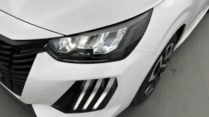 Photo 23 Peugeot 208  Hybrid 100 e-DCS6