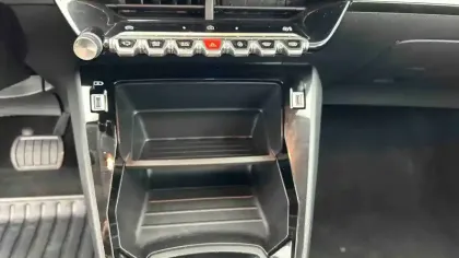 Photo 28 Peugeot 208  Hybrid 100 e-DCS6