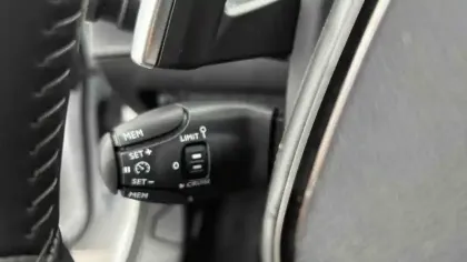 Photo 15 Peugeot 208  Hybrid 100 e-DCS6