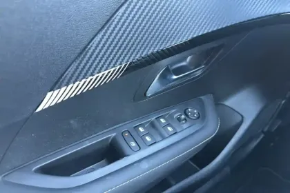 Photo 49 Peugeot 208  100 S&S BVM6