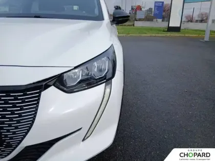 Photo 21 Peugeot 208  Electrique 50 kWh 136ch