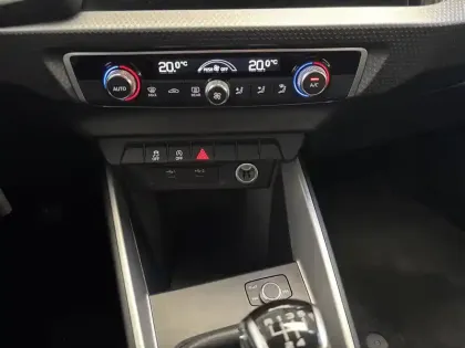 Photo 25 Audi A1  Sportback 25 TFSI 95 ch BVM5