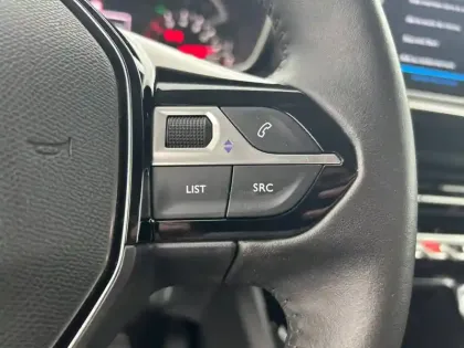 Photo 17 Peugeot 208  PureTech 100 S&S BVM6