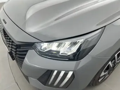 Photo 15 Peugeot 208  PureTech 100 S&S BVM6