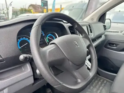 Photo 8 Peugeot Expert  Standard Electrique 75 kWh 136ch