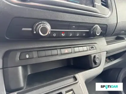 Photo 42 Peugeot Expert  Standard Electrique 75 kWh 136ch