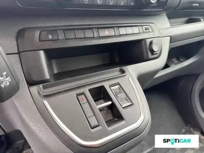 Photo 35 Peugeot Expert  Standard Electrique 75 kWh 136ch