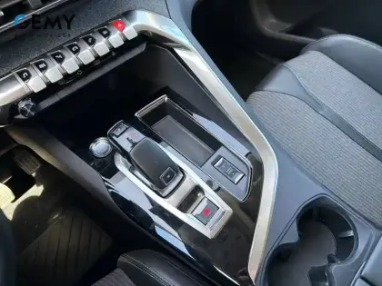 Photo 40 Peugeot 5008  PureTech 130ch S&S EAT8