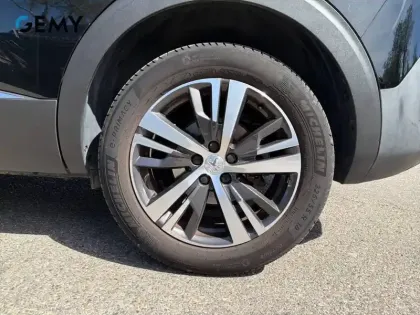 Photo 31 Peugeot 5008  PureTech 130ch S&S EAT8