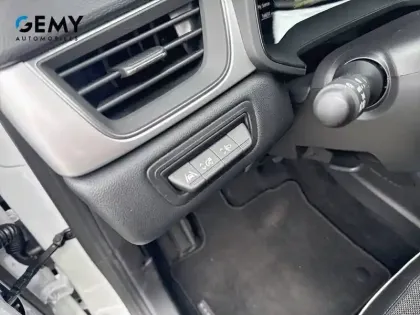 Photo 17 Renault Captur  E-Tech full hybrid 145