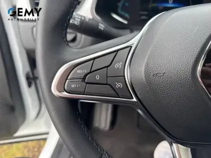 Photo 75 Renault Captur  E-Tech full hybrid 145
