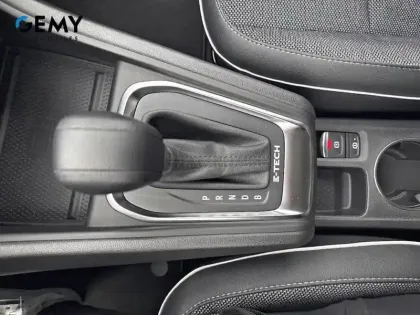 Photo 25 Renault Captur  E-Tech full hybrid 145