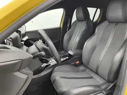 Photo 13 Peugeot 208  Electrique 50 kWh 136ch