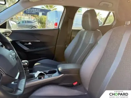 Photo 16 Peugeot 2008  PureTech 100 S&S BVM6