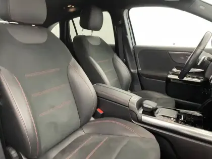 Photo 27 Mercedes GLA  250 e 8G-DCT