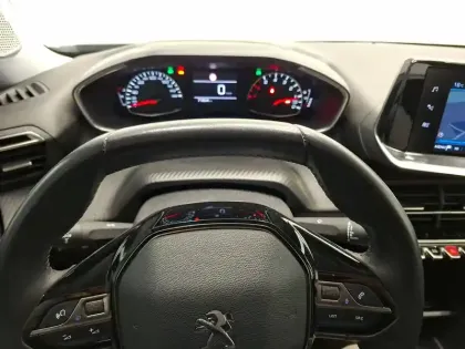 Photo 14 Peugeot 2008  PureTech 100 S&S BVM6