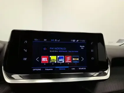 Photo 20 Peugeot 2008  PureTech 100 S&S BVM6