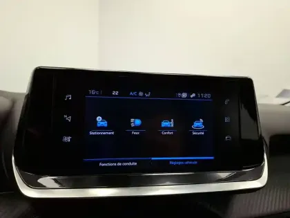 Photo 25 Peugeot 2008  PureTech 100 S&S BVM6