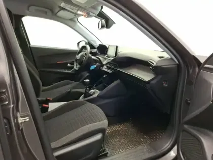 Photo 31 Peugeot 2008  PureTech 100 S&S BVM6