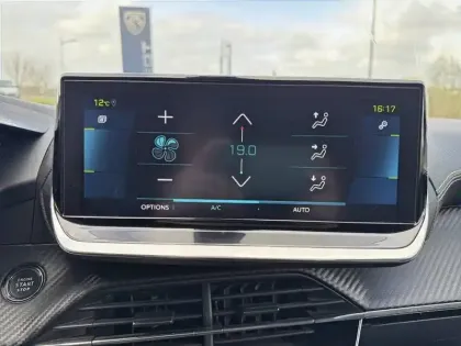 Photo 24 Peugeot 208  Electrique 50 kWh 136ch