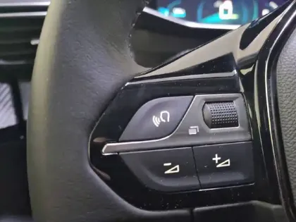 Photo 50 Peugeot 2008  Electrique 136 ch