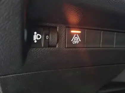 Photo 52 Peugeot 2008  Electrique 136 ch