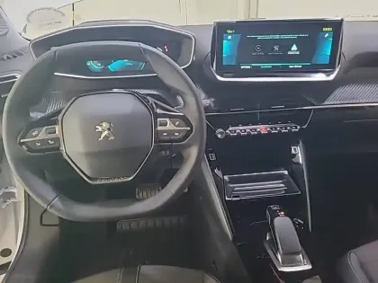 Photo 30 Peugeot 2008  Electrique 136 ch