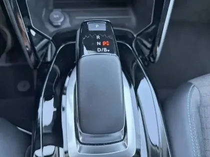 Photo 13 Peugeot 2008  Electrique 136 ch