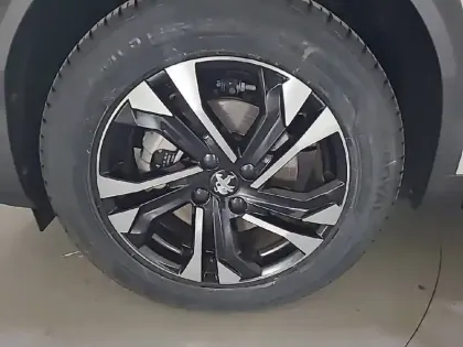 Photo 35 Peugeot 2008  Electrique 136 ch