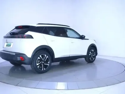 Photo 27 Peugeot 2008  Electrique 136 ch