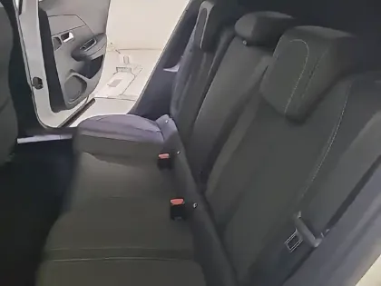 Photo 34 Peugeot 2008  Electrique 136 ch