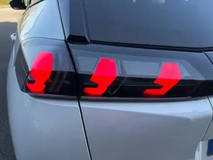 Photo 16 Peugeot 2008  Electrique 136 ch