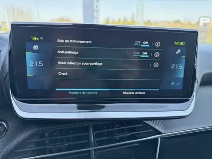 Photo 14 Peugeot 2008  Electrique 136 ch