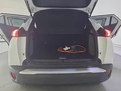Photo 28 Peugeot 2008  Electrique 136 ch