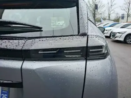 Photo 16 Peugeot 2008  Hybrid 110 e-DCS6