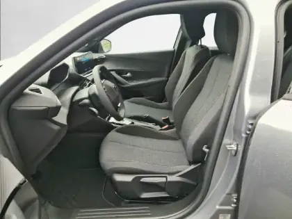 Photo 10 Peugeot 2008  Hybrid 110 e-DCS6