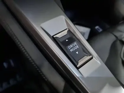 Photo 66 Peugeot 308  Hybrid 145 e-DCS6