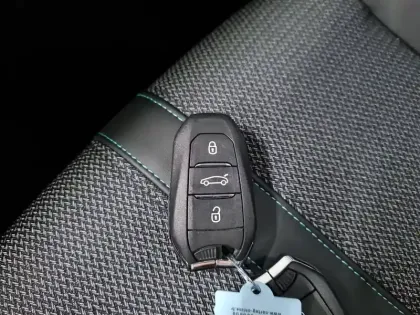 Photo 65 Peugeot 308  Hybrid 145 e-DCS6