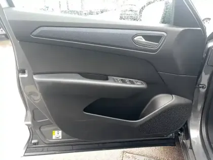 Photo 9 Renault Arkana  mild hybrid 140 EDC FAP - 22