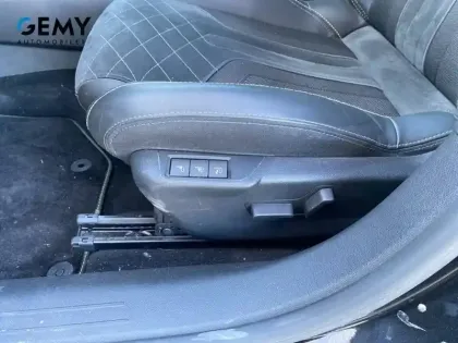 Photo 12 Peugeot 208  PureTech 130 S&S EAT8