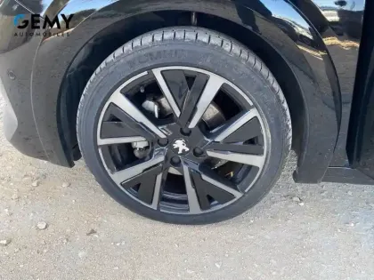 Photo 10 Peugeot 208  PureTech 130 S&S EAT8