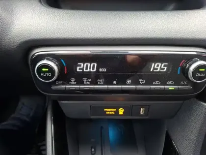 Photo 29 Toyota Yaris  Hybride 116h