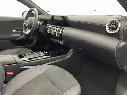 Photo 29 Mercedes Classe A  250 e Hybrid EQ 8G-DCT