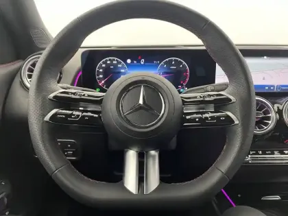 Photo 54 Mercedes GLB  200 d 8G-DCT