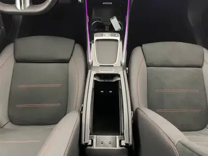 Photo 29 Mercedes GLB  200 d 8G-DCT