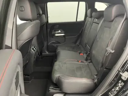 Photo 15 Mercedes GLB  200 d 8G-DCT