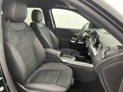 Photo 25 Mercedes GLB  200 d 8G-DCT