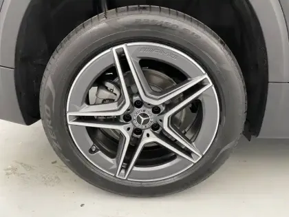 Photo 18 Mercedes GLB  200 d 8G-DCT