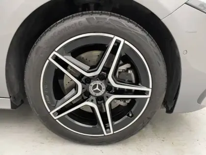 Photo 12 Mercedes Classe A  250 e Hybrid EQ